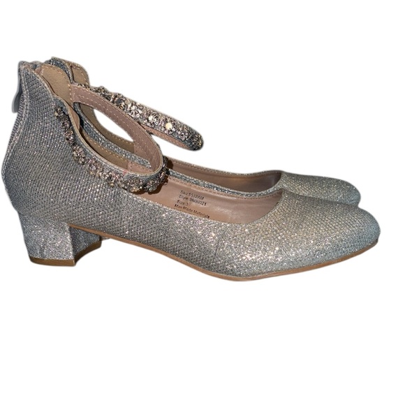 Badgley Mischka Other - Badgley Mischka girls dress heels rhinestones on ankle strap 1.5” heel Size 3